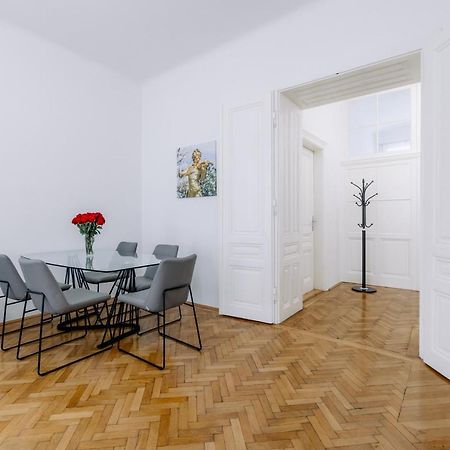 Stylish Vienna Apartment Bagian luar foto